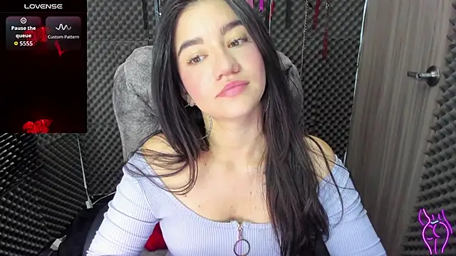 Snapshot of lilihot_ chatting on 10.29.25 lilihot  online show from 10.29.25