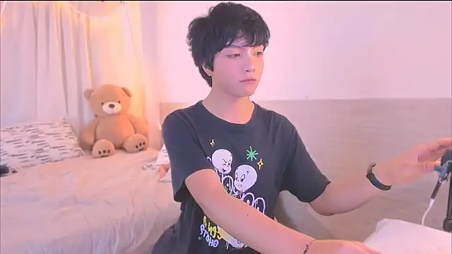 AllanYong18 online show from 11.04.25