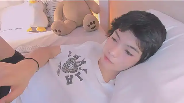 Snapshot of AllanYong18 chatting on 02.22.26 AllanYong18 online show from 02.22.26