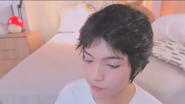 Snapshot of AllanYong18 chatting on 02.25.26 AllanYong18 online show from 02.25.26