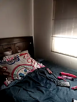 Snapshot of JaquiDi chatting on 02.26.25 JaquiDi online show from 02.26.25