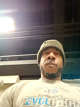 Snapshot of MrDaddyBbSnake chatting on 01.18.25 MrDaddyBbSnake online show from 01.18.25