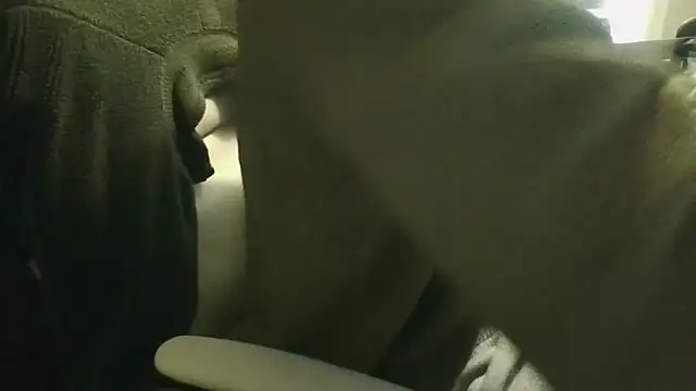 Snapshot of MrDaddyBbSnake chatting on 12.20.25 MrDaddyBbSnake online show from 12.20.25