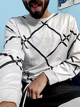 Snapshot of TOPMOON001 chatting on 02.10.25 TOPMOON001 online show from 02.10.25