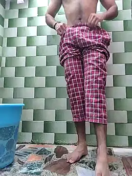 Snapshot of TOPMOON001 chatting on 10.16.25 TOPMOON001 online show from 10.16.25