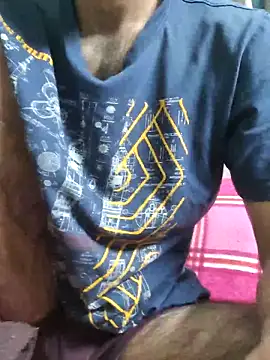 Snapshot of TOPMOON001 chatting on 12.19.25 TOPMOON001 online show from 12.19.25