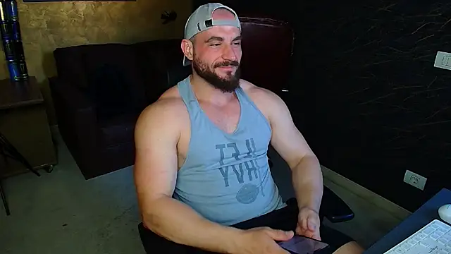 Snapshot of AdamJamesonn chatting on 05.16.26 AdamJamesonn online show from 05.16.26