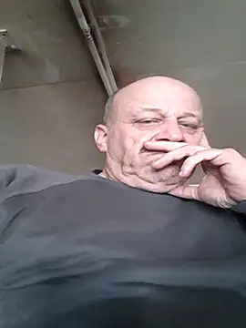 Snapshot of Schwach041967 chatting on 04.23.26 Schwach041967 online show from 04.23.26