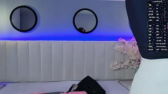 chelsea bolton  online show from 07.04.26