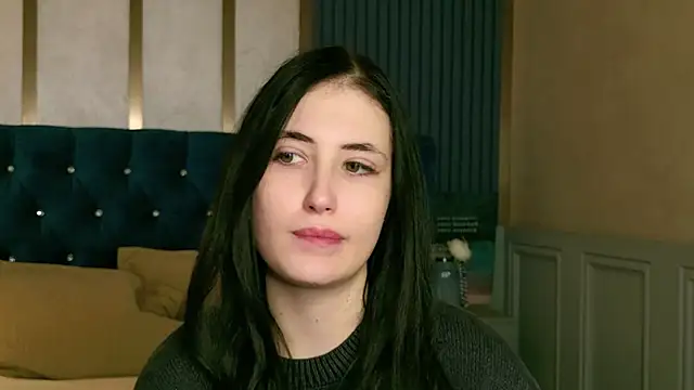 EmmaLawrens online show from 09.26.25