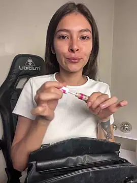 Aleska Miami online show from 05.04.26