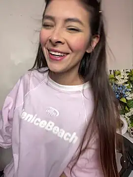 Snapshot of Aleska_Miami chatting on 06.19.26 Aleska Miami online show from 06.19.26