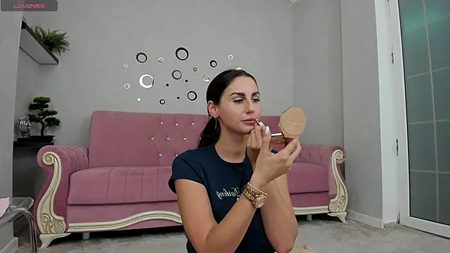 BelovedKhloee online show from 09.11.25