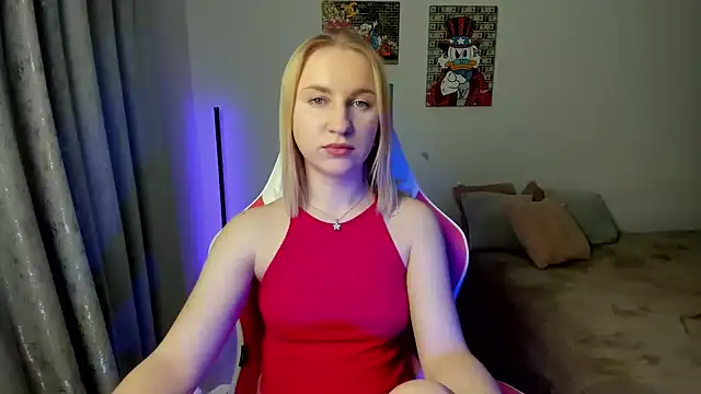 Snapshot of BeautyBlondy chatting on 01.21.25 BeautyBlondy online show from 01.21.25