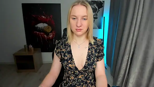 Snapshot of BeautyBlondy chatting on 02.09.25 BeautyBlondy online show from 02.09.25