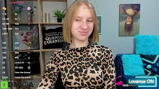 Snapshot of BeautyBlondy chatting on 10.10.25 BeautyBlondy online show from 10.10.25