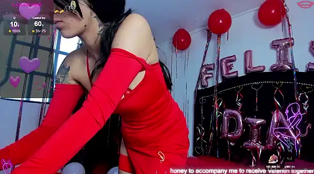 Snapshot of Cleo_Hott chatting on 02.13.25 Cleo Hott online show from 02.13.25