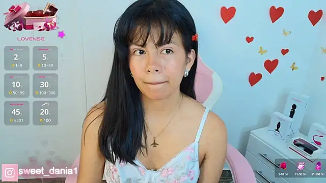 Snapshot of sweet_dania_ chatting on 02.23.25 sweet dania online show from 02.23.25