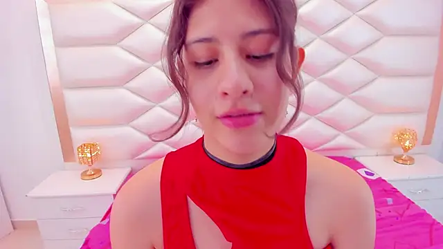 Snapshot of MiaQueen021 chatting on 03.08.25 MiaQueen021 online show from 03.08.25