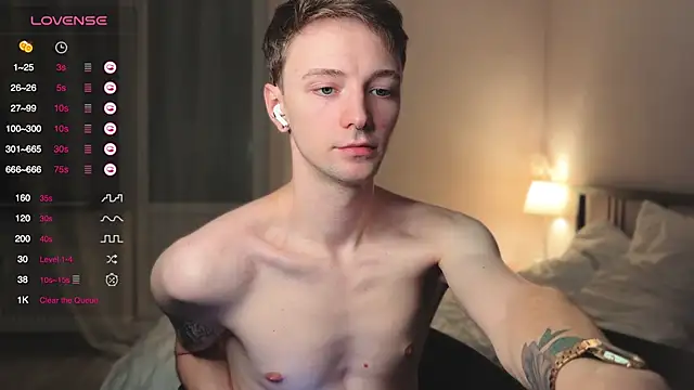 Snapshot of Calvin_Polanski chatting on 11.07.25 Calvin Polanski online show from 11.07.25