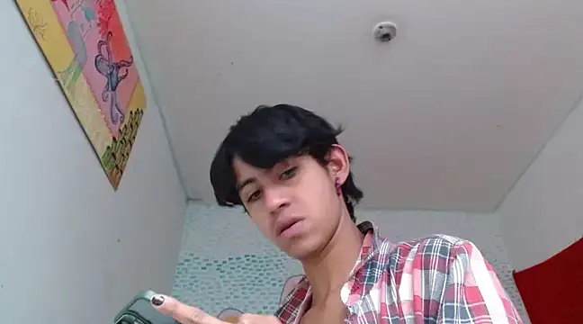 boysLittle online show from 02.05.25