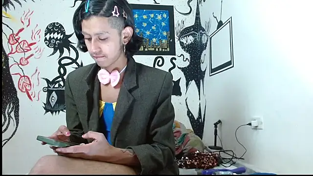 boysLittle online show from 10.07.25