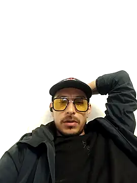 Snapshot of tony-camargo chatting on 01.10.25 tony-camargo online show from 01.10.25