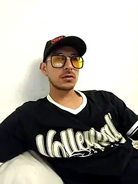 Snapshot of tony-camargo chatting on 01.20.25 tony-camargo online show from 01.20.25