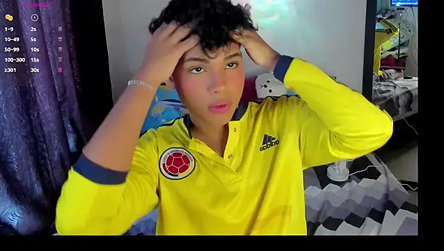 Snapshot of dani_angels__ chatting on 02.21.25 dani angels online show from 02.21.25