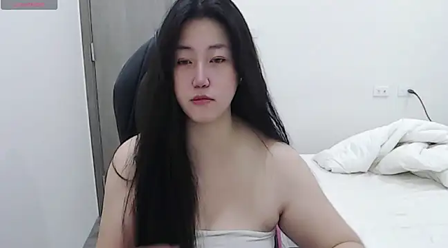 Snapshot of minnie9009 chatting on 02.13.25 minnie9009 online show from 02.13.25