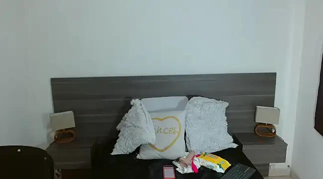 RAICHELLCOOPER1 online show from 02.22.25