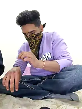 13lusty online show from 02.04.25