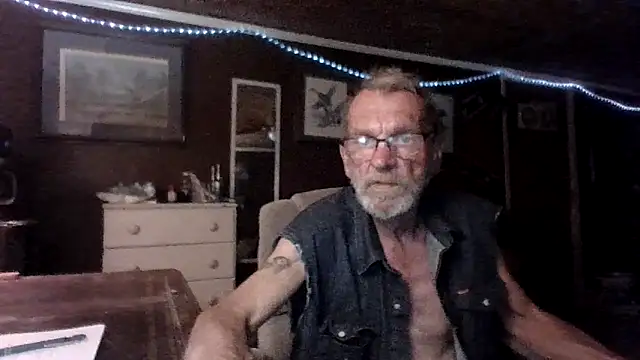 Snapshot of Aldick68 chatting on 04.13.26 Aldick68 online show from 04.13.26