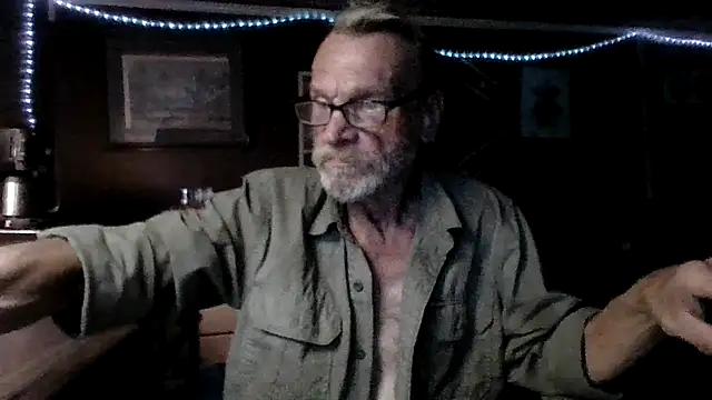 Snapshot of Aldick68 chatting on 04.15.26 Aldick68 online show from 04.15.26