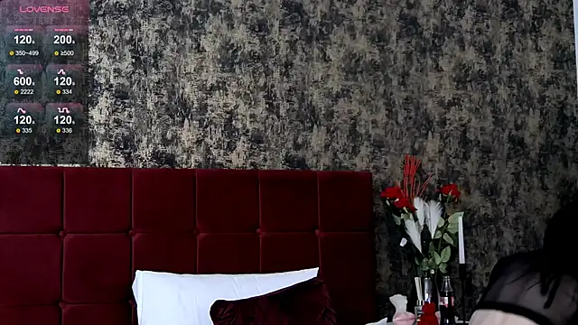 Snapshot of KylieReina chatting on 01.29.25 KylieReina online show from 01.29.25