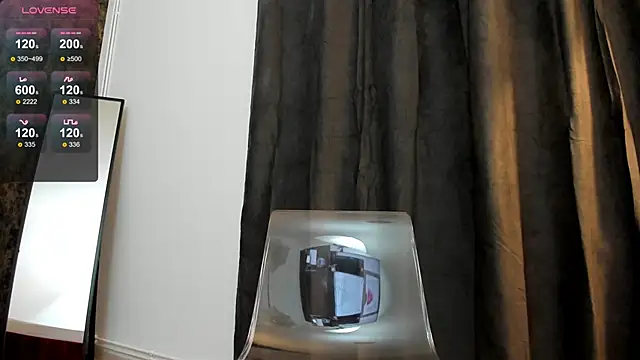 Snapshot of KylieReina chatting on 02.02.25 KylieReina online show from 02.02.25