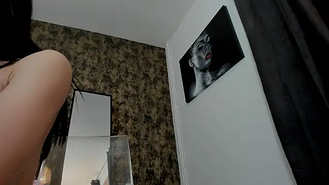 Snapshot of KylieReina chatting on 02.22.25 KylieReina online show from 02.22.25