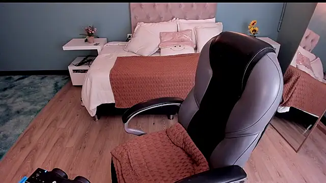 Snapshot of _Daniela_hot_1 chatting on 11.19.25 Daniela hot 1 online show from 11.19.25