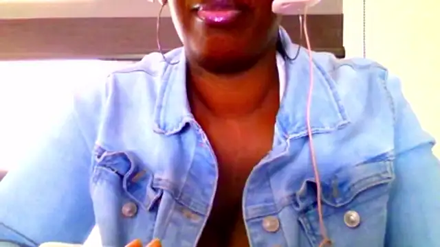 Snapshot of chocolatechipkukky85 chatting on 04.20.26 chocolatechipkukky85 online show from 04.20.26