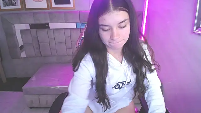 Snapshot of Sarita_v_ chatting on 01.28.25 Sarita v online show from 01.28.25