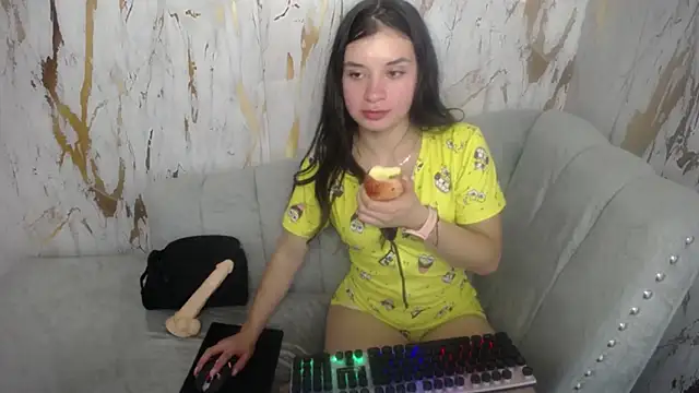Snapshot of Sarita_v_ chatting on 02.03.25 Sarita v online show from 02.03.25