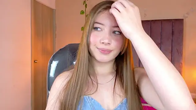 Snapshot of Dahlia_Rousse chatting on 06.04.26 Dahlia Rousse online show from 06.04.26