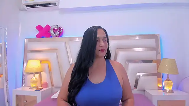 LucineArias online show from 01.09.25