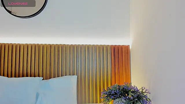 alliss ginger  online show from 03.13.25