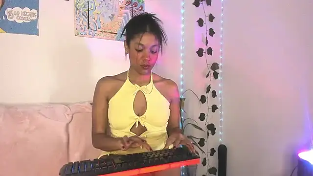 Snapshot of ElectraaJoness chatting on 05.14.26 ElectraaJoness online show from 05.14.26