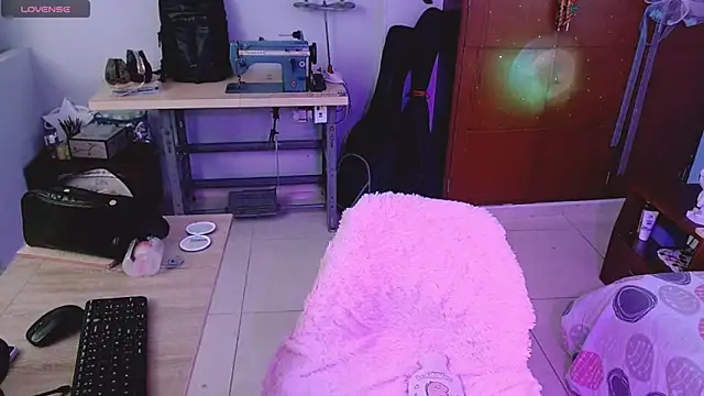 Mattilda 18 online show from 11.18.25