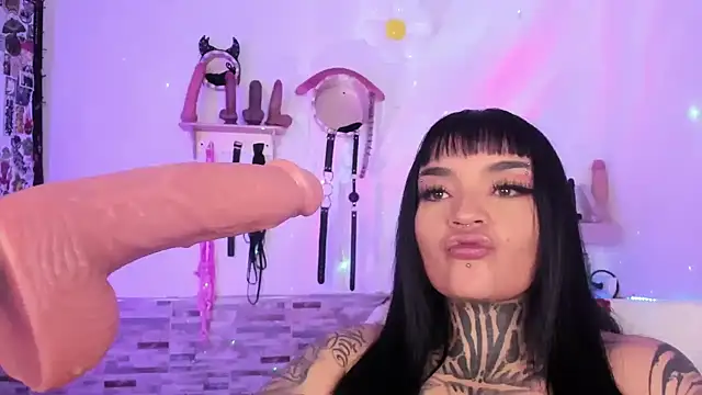 Snapshot of amyswallow7 chatting on 02.11.26 amyswallow7 online show from 02.11.26