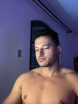 Snapshot of Lucasfit24 chatting on 03.04.25 Lucasfit24 online show from 03.04.25