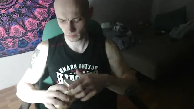 Snapshot of johnny_positive chatting on 09.19.25 johnny positive online show from 09.19.25