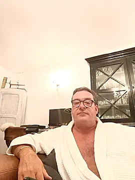 Snapshot of MountJohnXL chatting on 04.04.26 MountJohnXL online show from 04.04.26